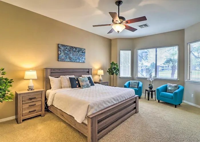 Golfer Oasis W/ Pool & Putting In Goodyear! Holiday home Goodyear