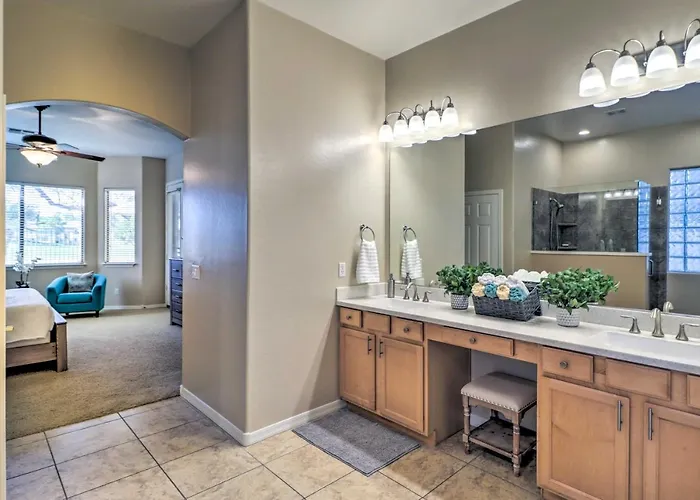 Golfer Oasis W/ Pool & Putting In Goodyear! * Goodyear