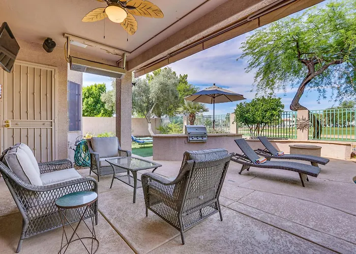 Golfer Oasis W/ Pool & Putting In Goodyear! Holiday home *