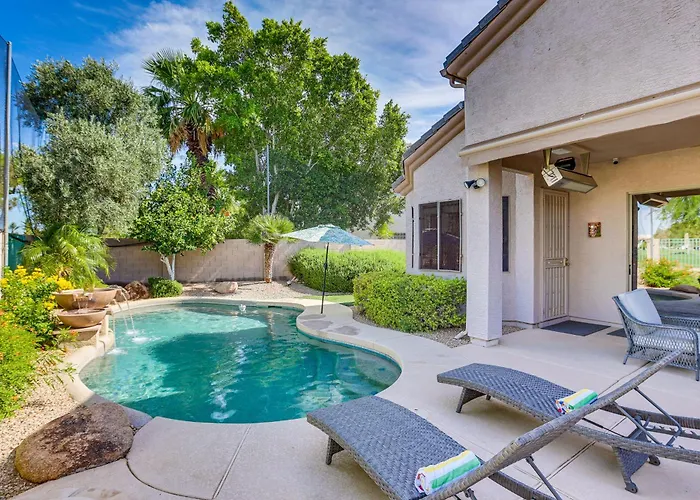 Golfer Oasis W/ Pool & Putting In Goodyear! Holiday home Goodyear